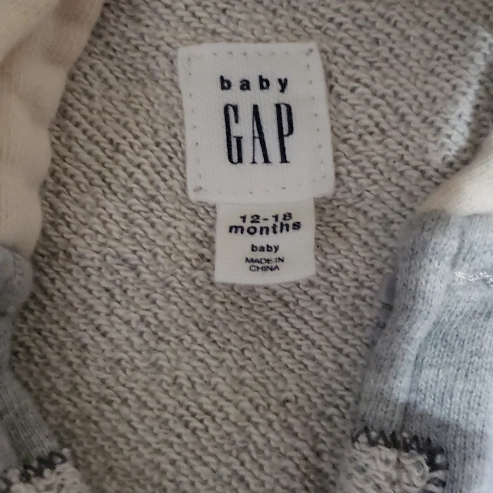 👶🏾Gently worn boys "Baby Gap" 1 piece jumpsuit size 12-18m - Picture 3 of 3